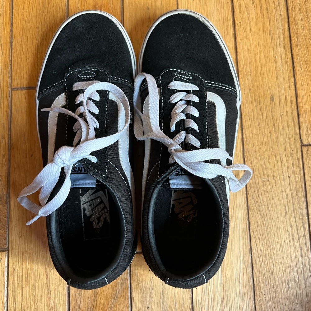 Black and white original old skool skate sneakers